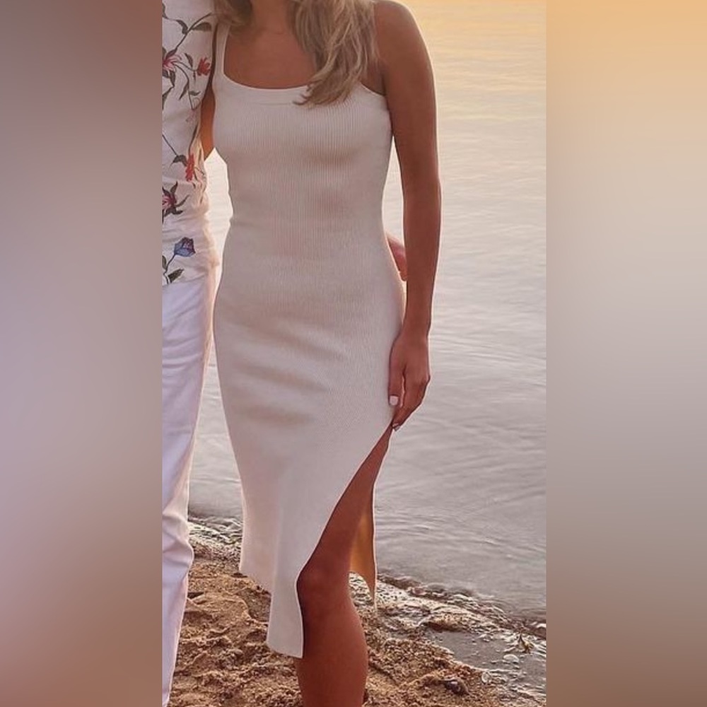 Aritizia Babaton cream ribbed dress size 2XS